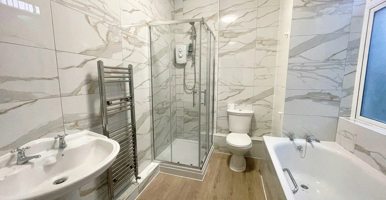 5 bedroom house for sale in London | Robinson Jackson