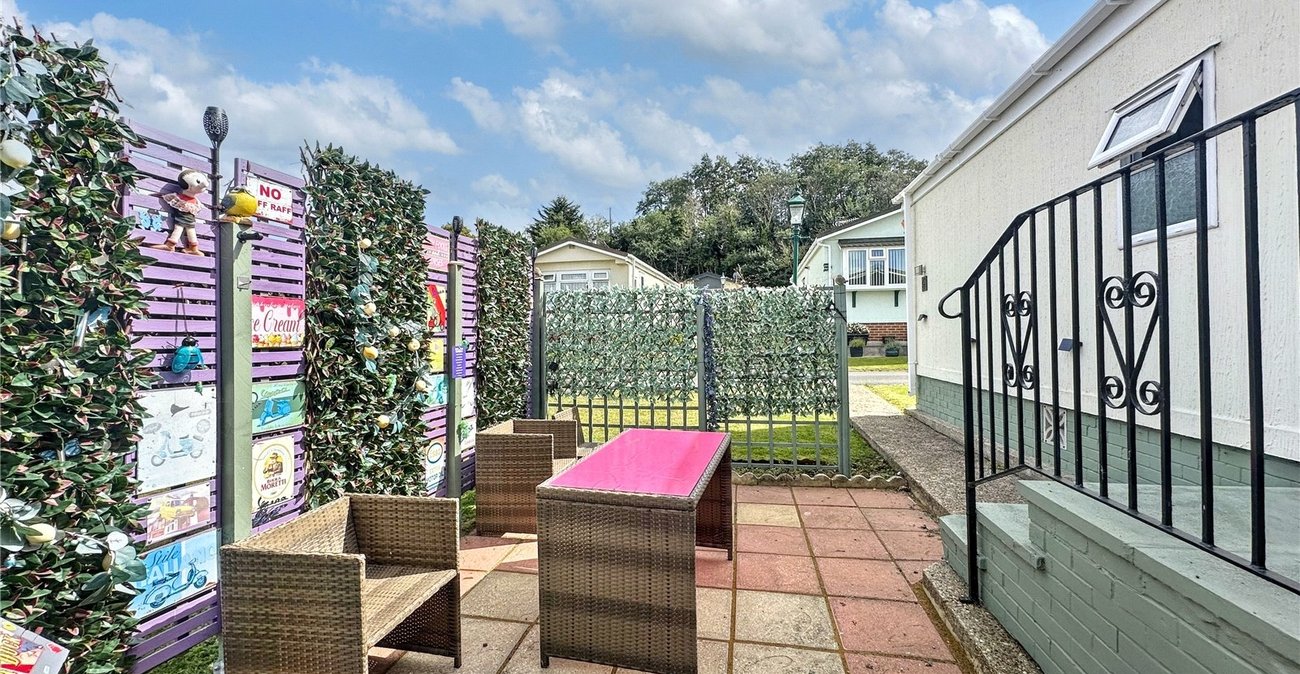 3 bedroom bungalow for sale in Otterham Quay Lane | Robinson Michael & Jackson