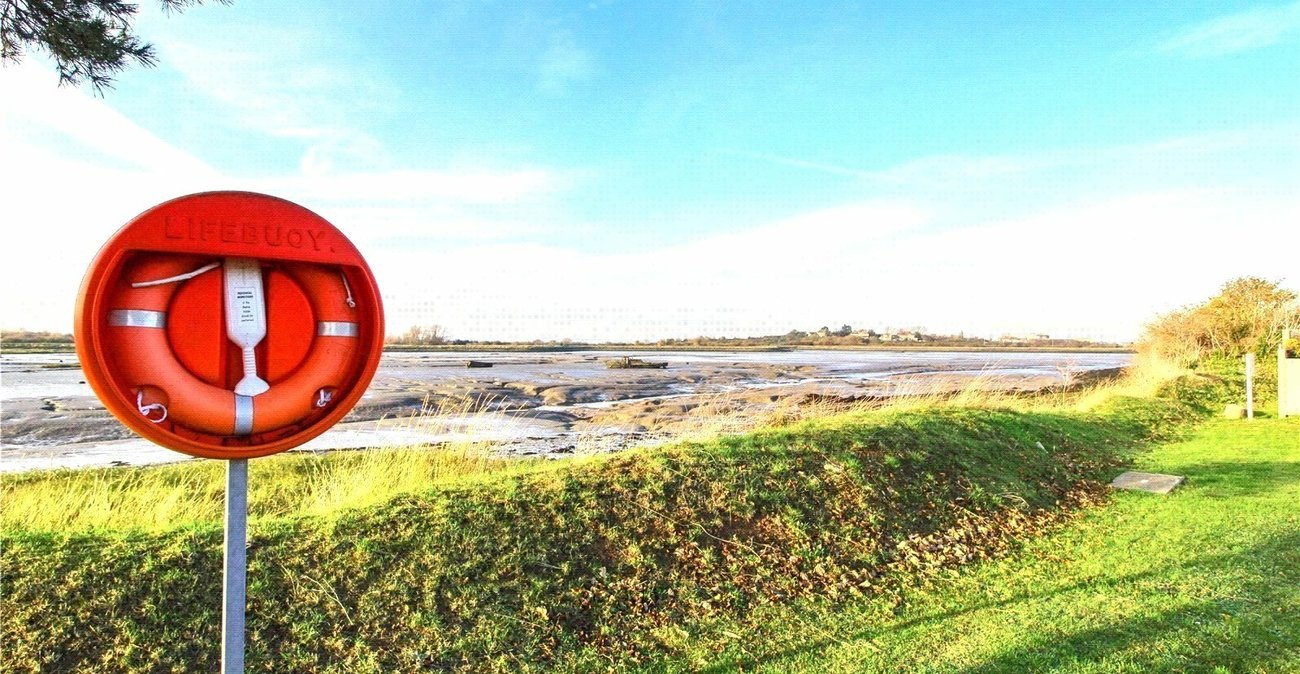 2 bedroom bungalow for sale in Otterham Quay Lane | Robinson Michael & Jackson