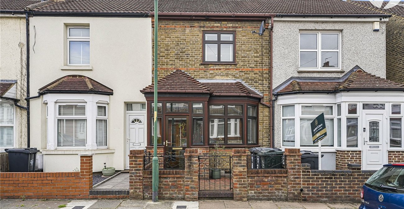 3 bedroom house for sale in Dartford | Robinson Jackson