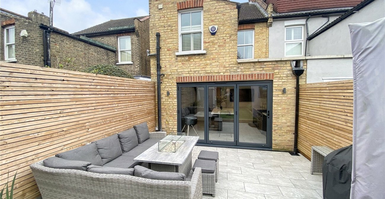 2 bedroom house for sale in Sidcup | Robinson Jackson