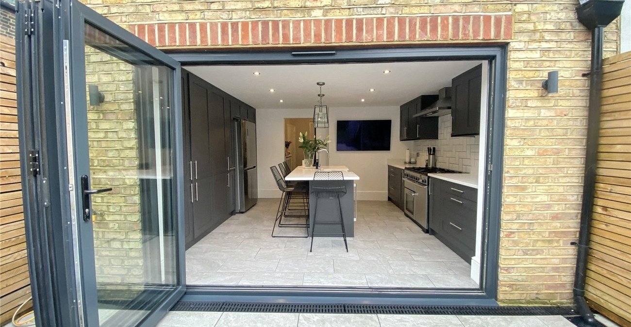 2 bedroom house for sale in Sidcup | Robinson Jackson