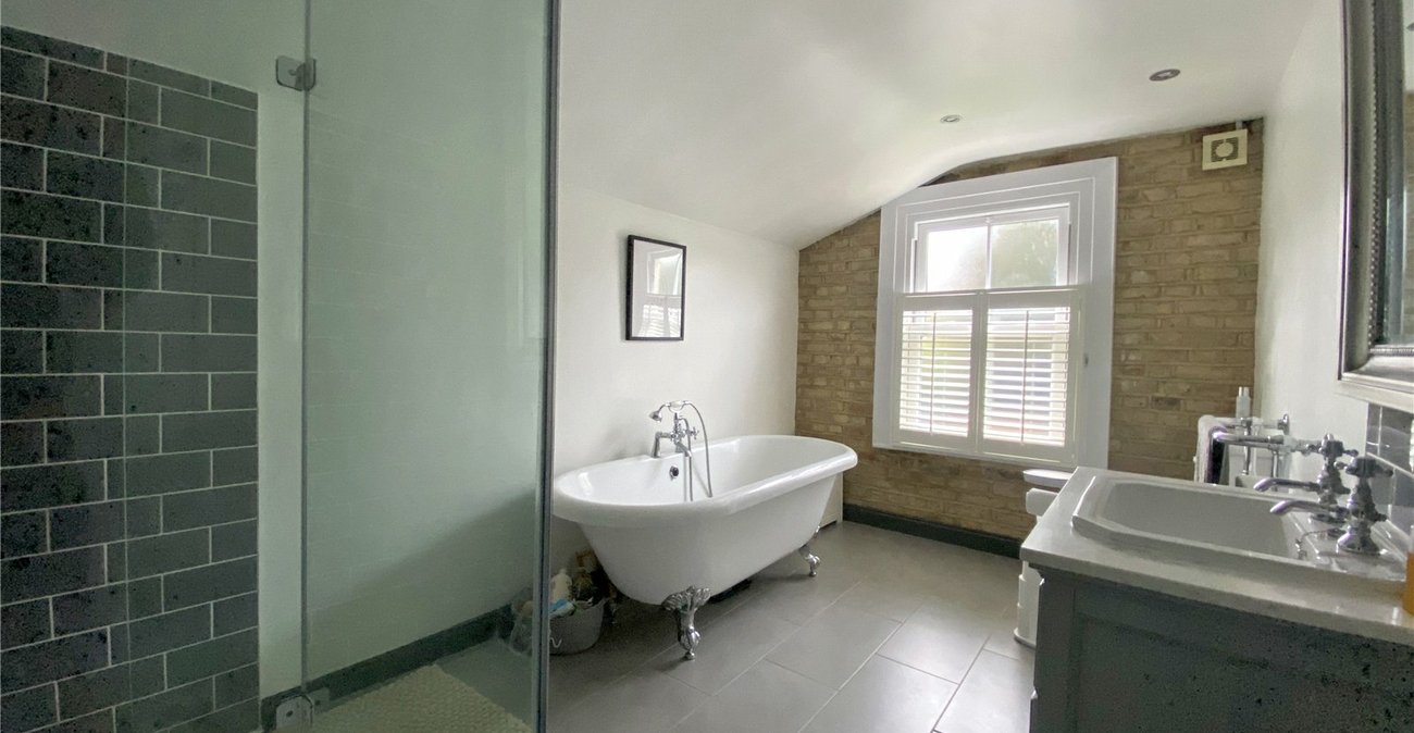 2 bedroom house for sale in Sidcup | Robinson Jackson