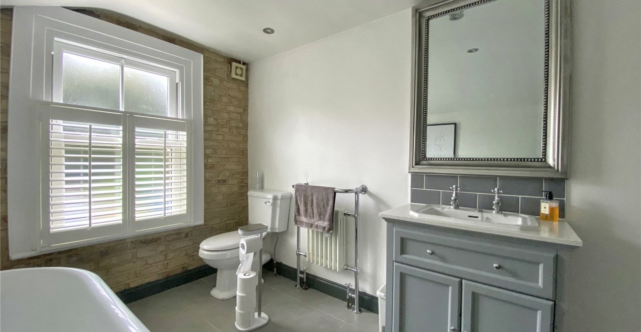 2 bedroom house for sale in Sidcup | Robinson Jackson