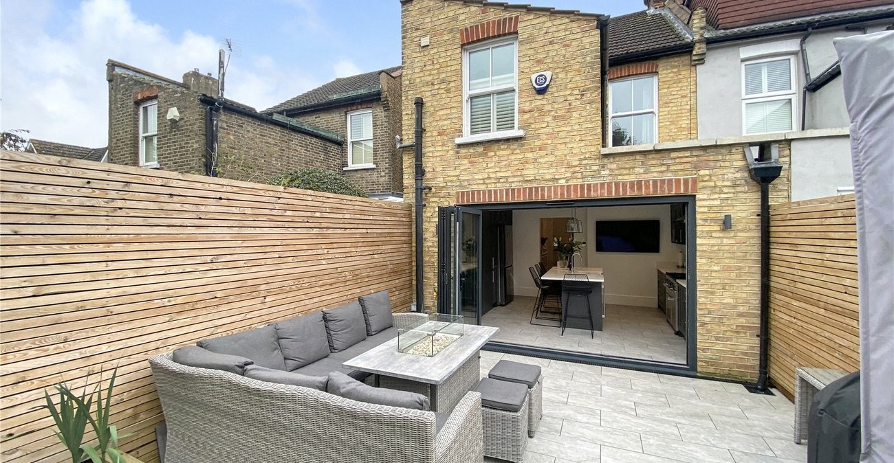 2 bedroom house for sale in Sidcup | Robinson Jackson