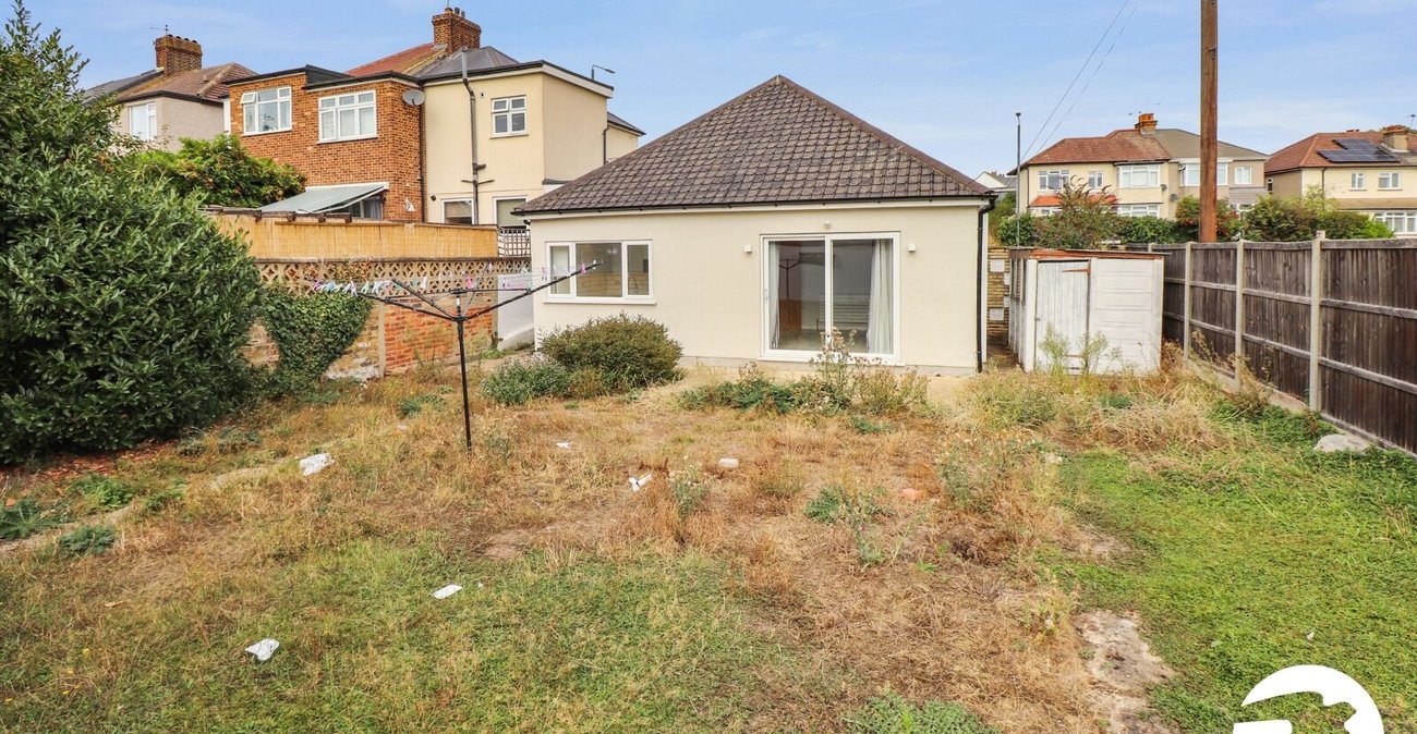 3 bedroom bungalow for sale in Belvedere | Robinson Jackson