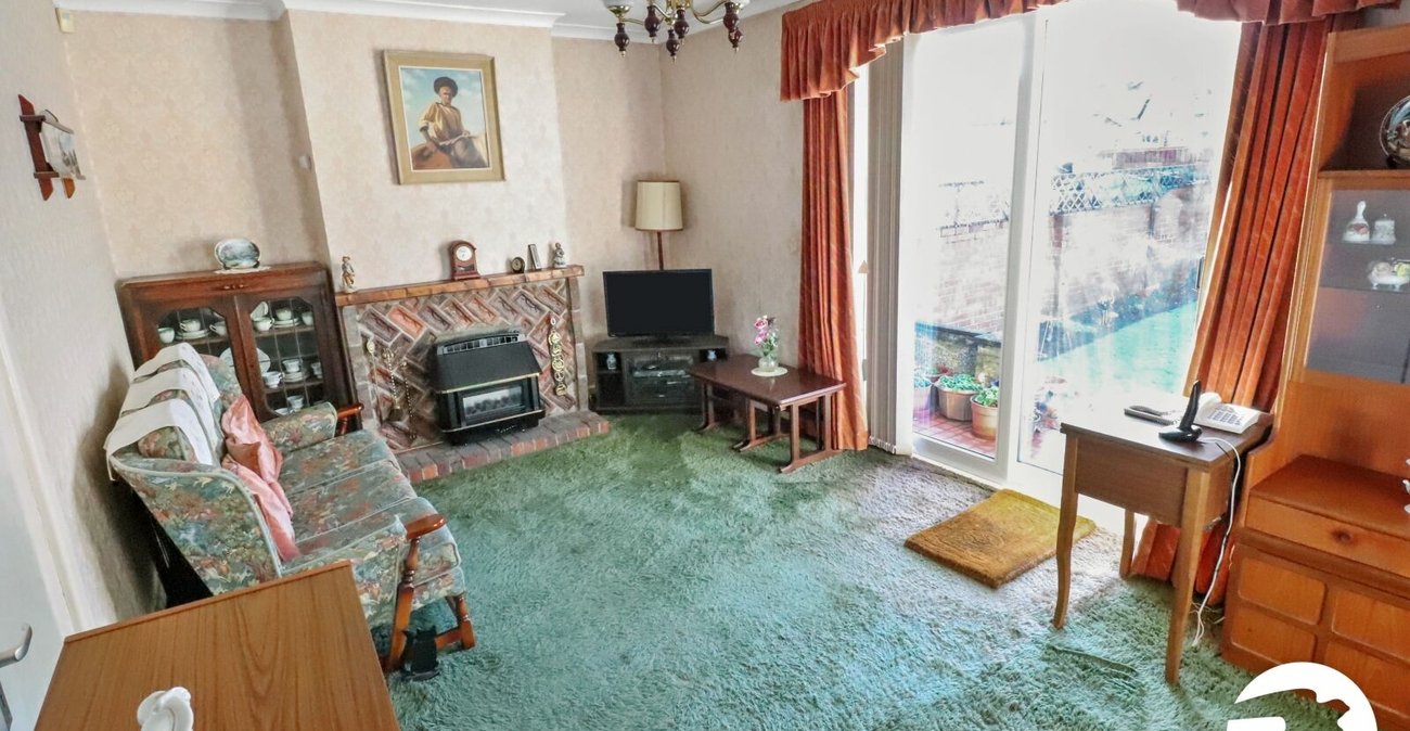 2 bedroom bungalow for sale in Bexleyheath | Robinson Jackson