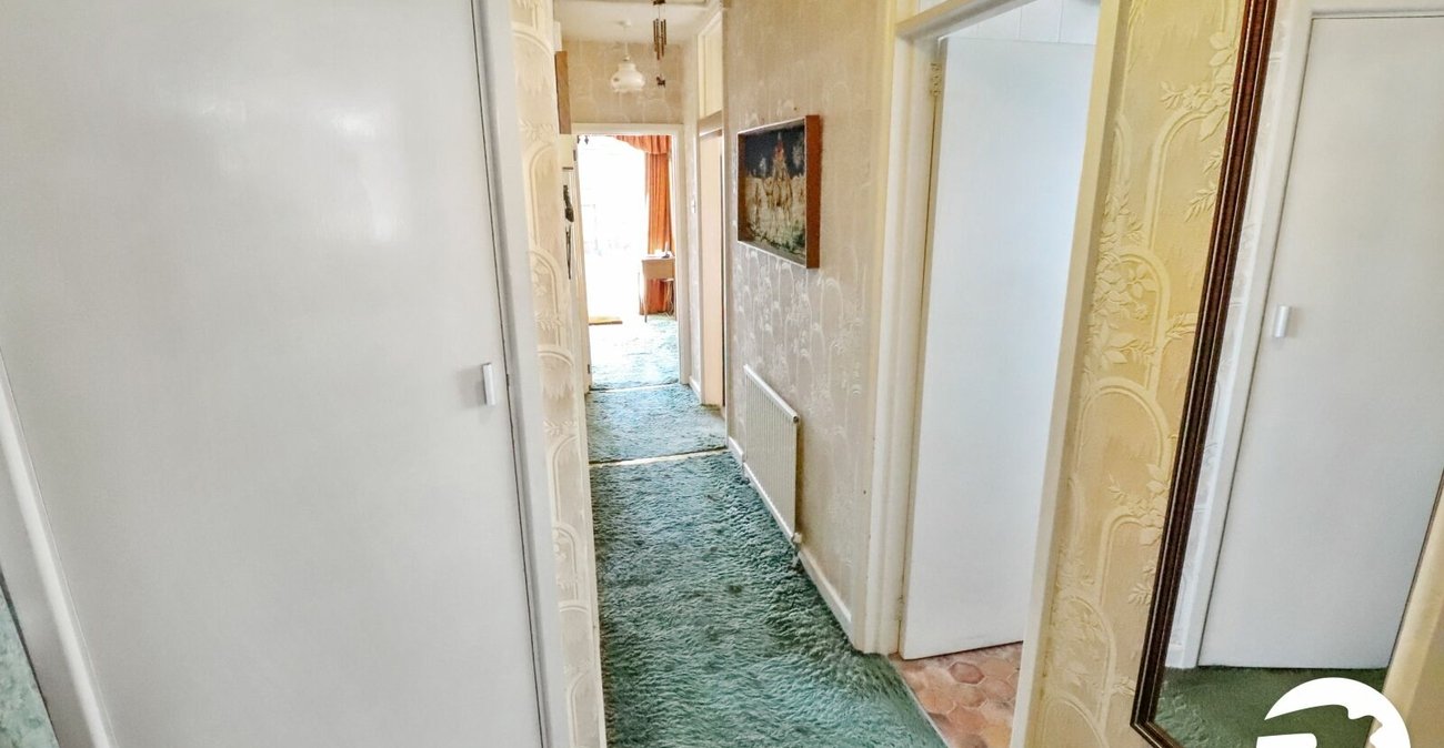 2 bedroom bungalow for sale in Bexleyheath | Robinson Jackson