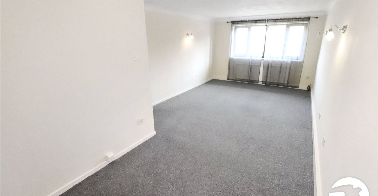 2 bedroom property for sale in Belvedere | Robinson Jackson