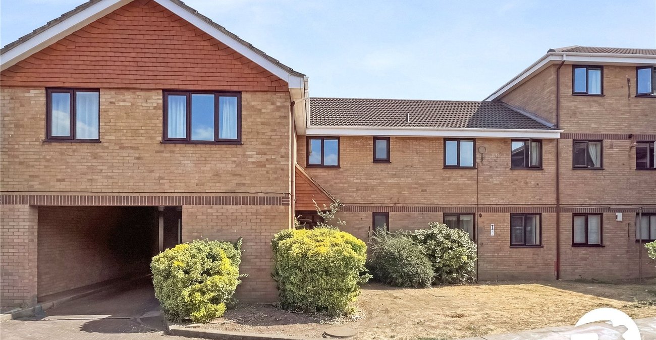 2 bedroom property for sale in Belvedere | Robinson Jackson