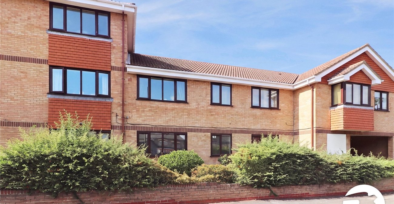 2 bedroom property for sale in Belvedere | Robinson Jackson