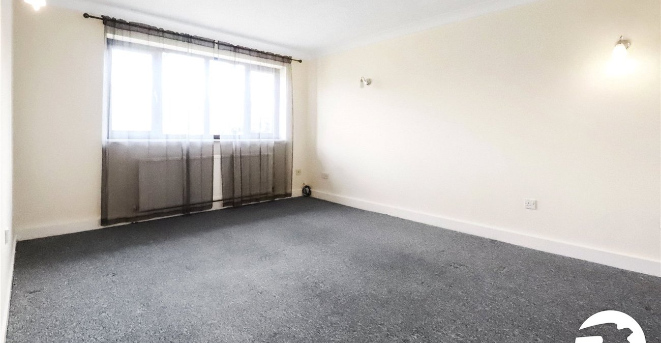 2 bedroom property for sale in Belvedere | Robinson Jackson