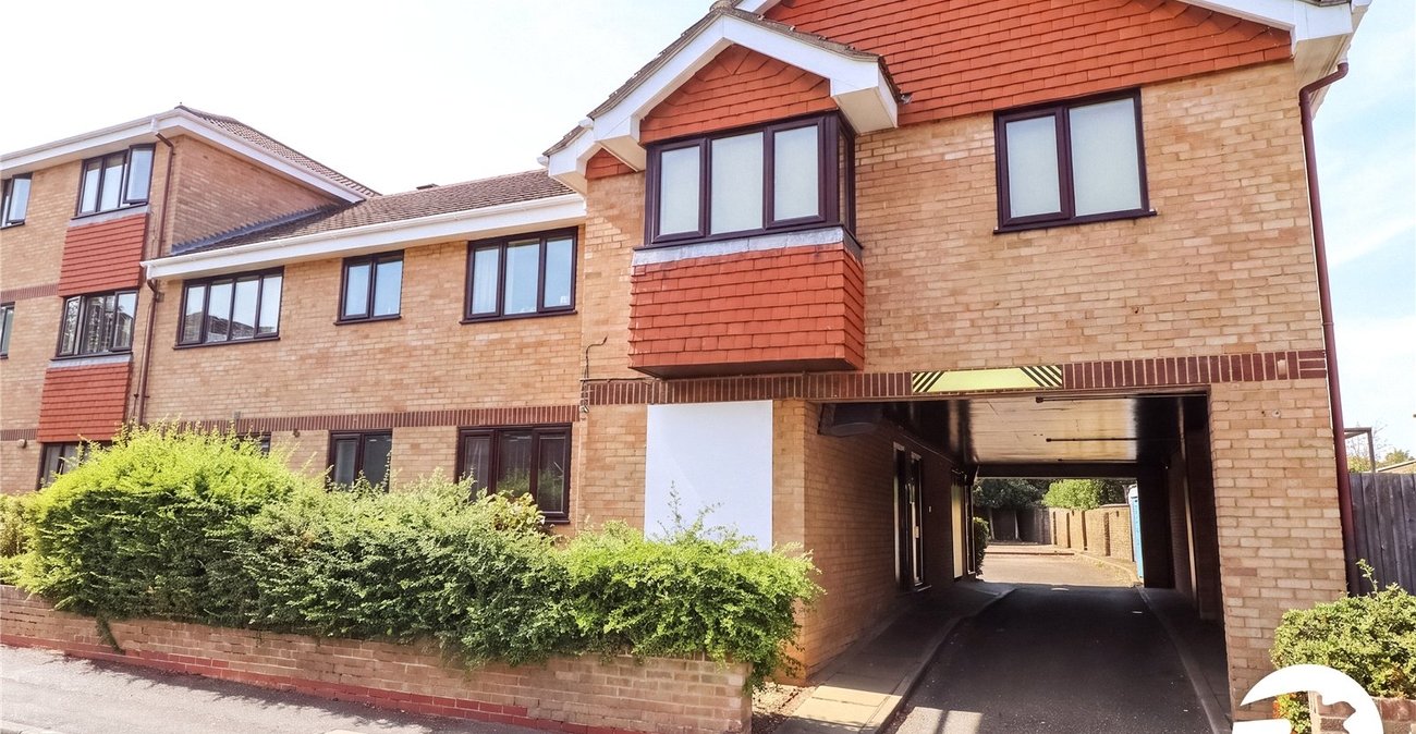 2 bedroom property for sale in Belvedere | Robinson Jackson
