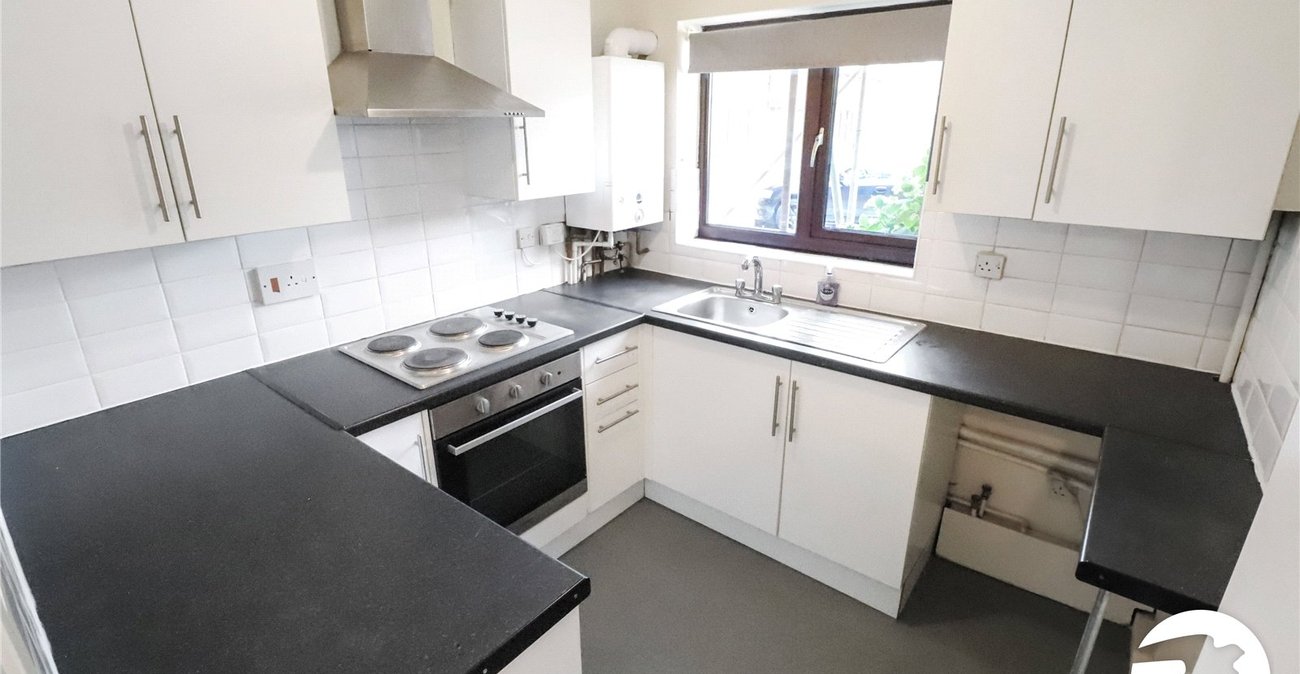 2 bedroom property for sale in Belvedere | Robinson Jackson