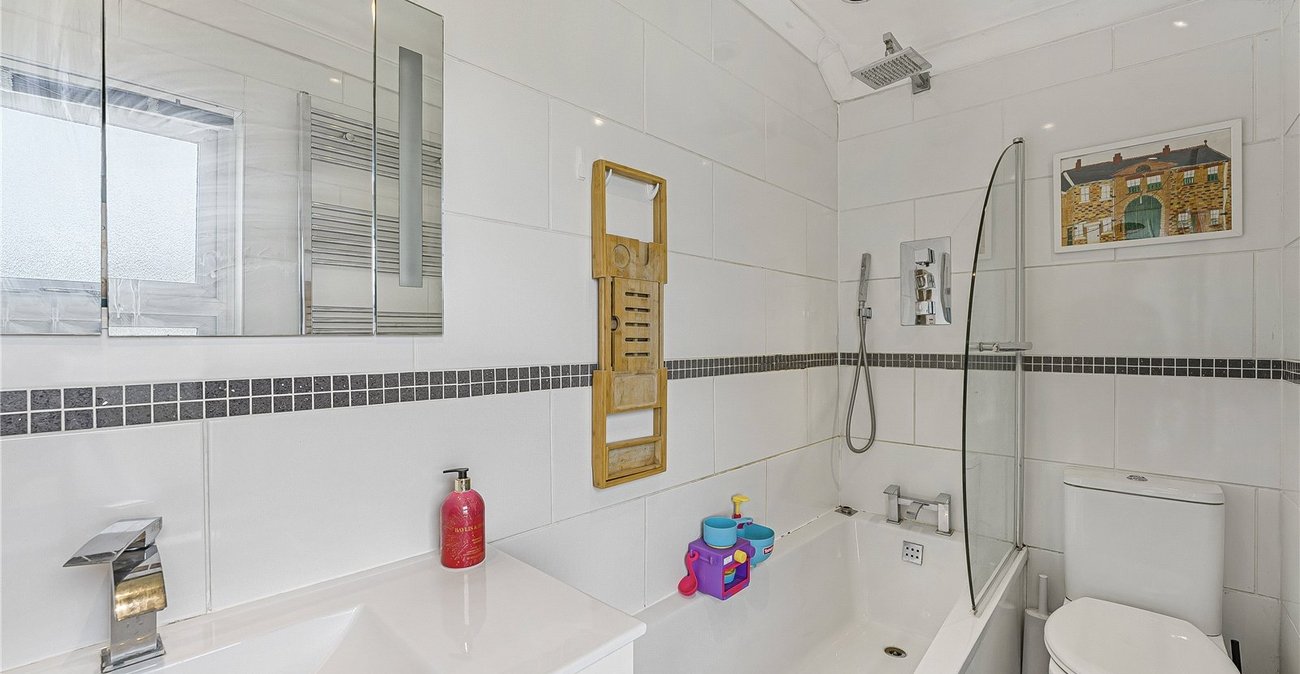 3 bedroom house for sale in Dartford | Robinson Jackson