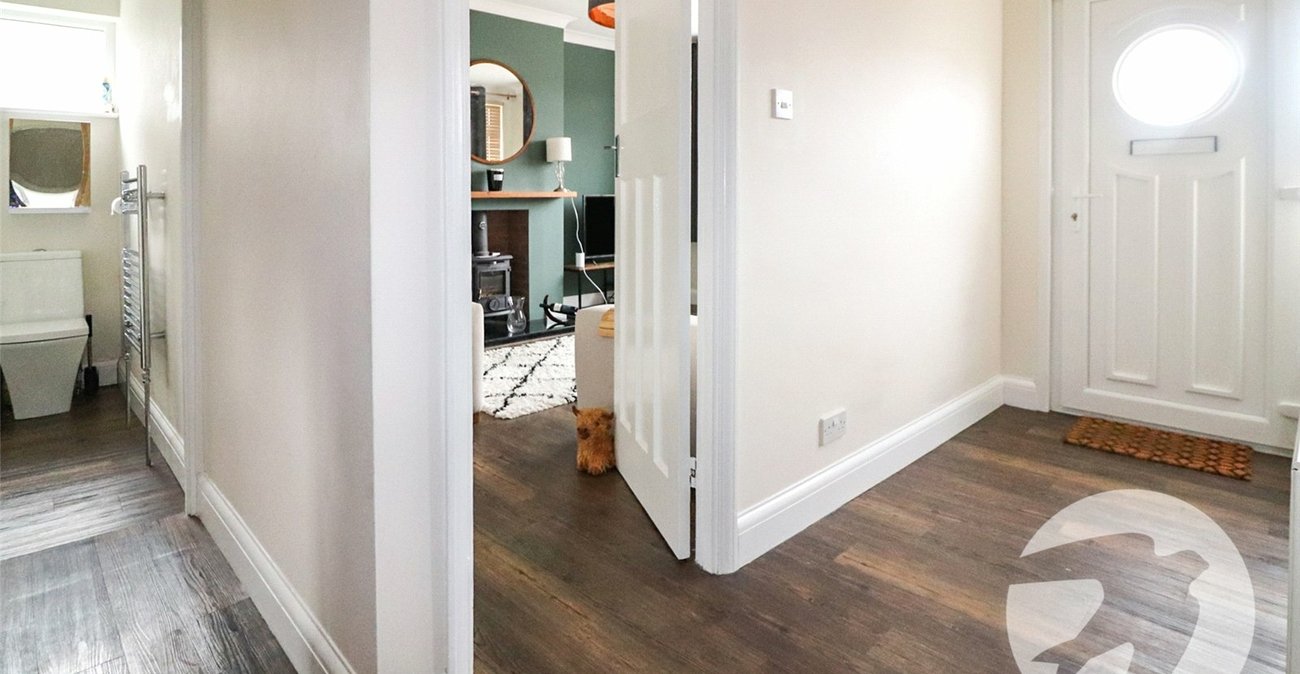 3 bedroom bungalow for sale in Barnehurst | Robinson Jackson