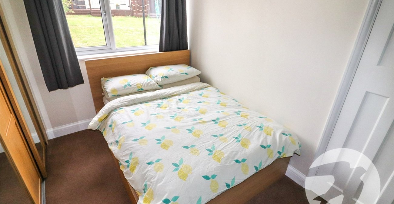 3 bedroom bungalow for sale in Barnehurst | Robinson Jackson