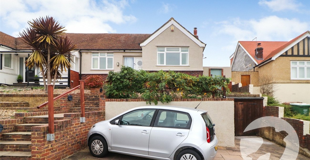 3 bedroom bungalow for sale in Barnehurst | Robinson Jackson