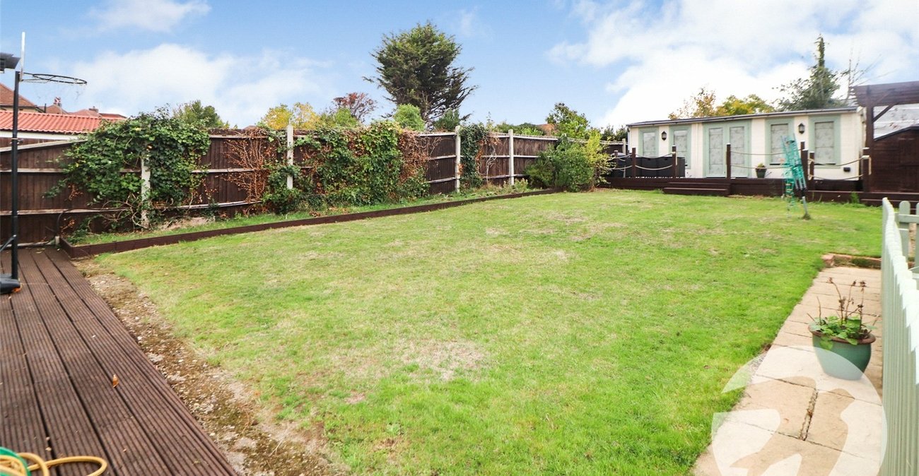 3 bedroom bungalow for sale in Barnehurst | Robinson Jackson