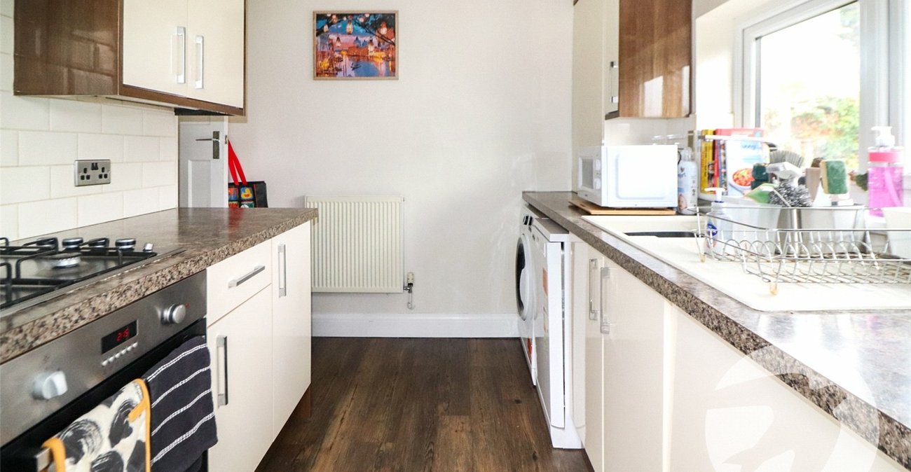 3 bedroom bungalow for sale in Barnehurst | Robinson Jackson