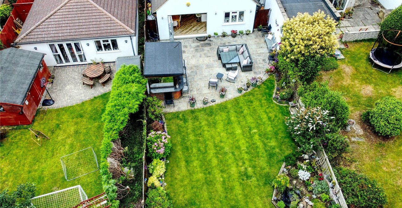 4 bedroom bungalow for sale in Swanley | Robinson Jackson