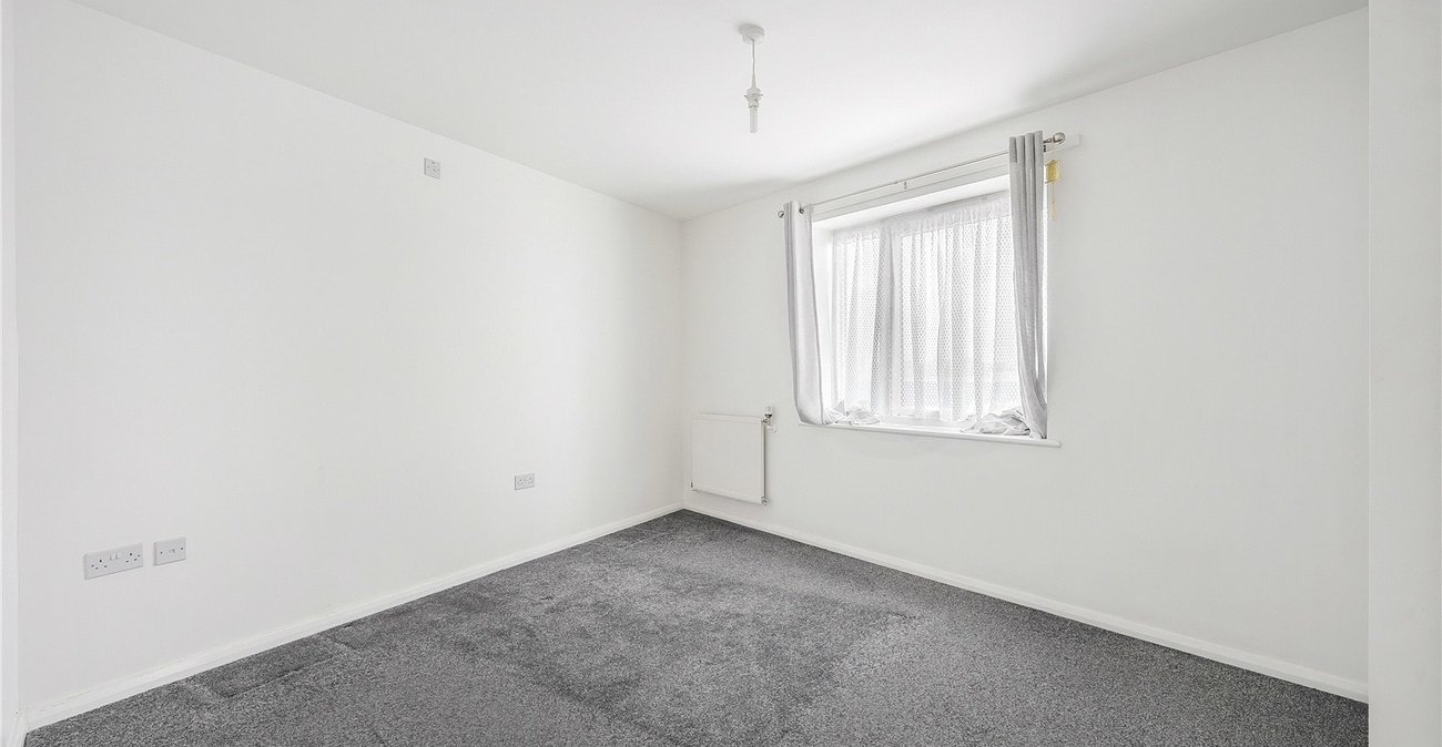 2 bedroom property for sale in London | Robinson Jackson