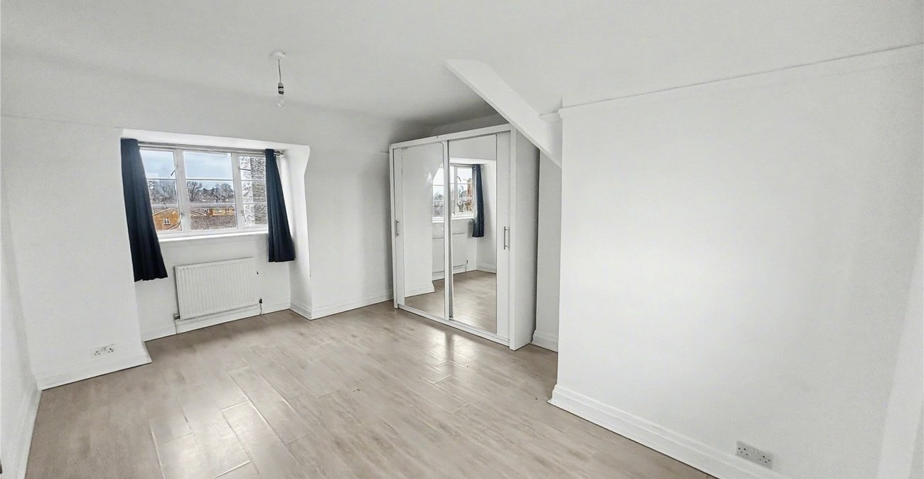 3 bedroom property for sale in Welling | Robinson Jackson