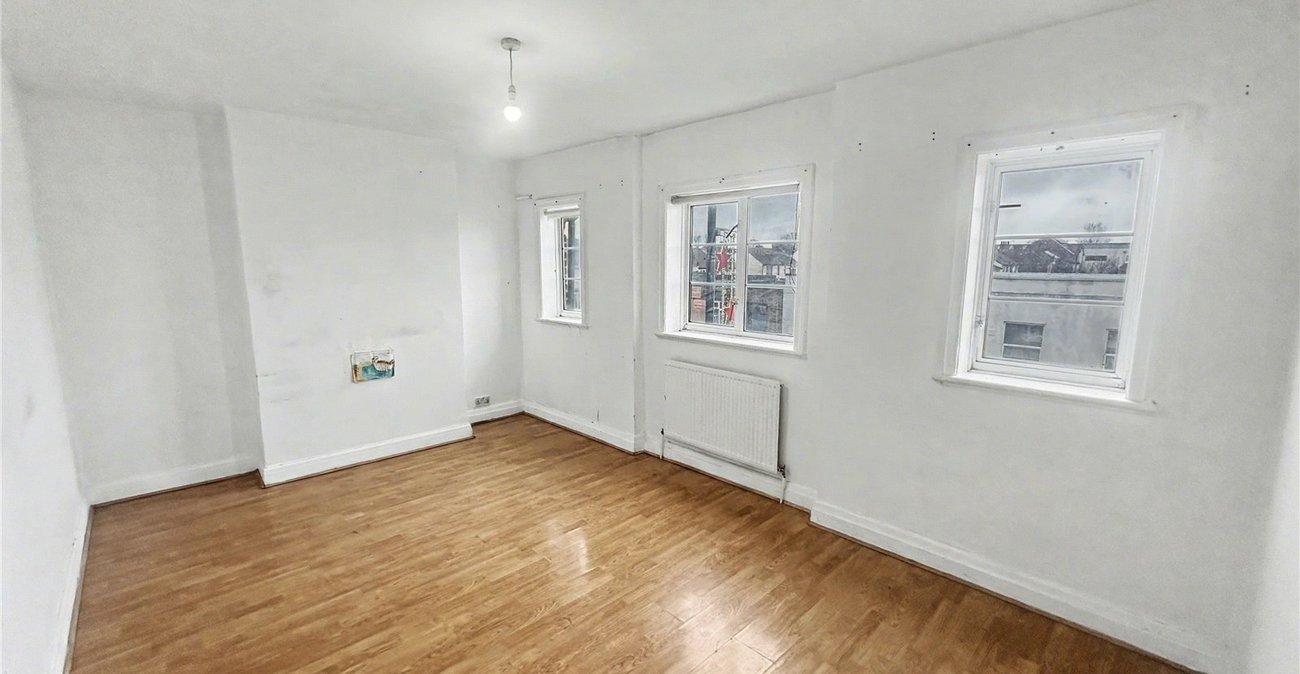 3 bedroom property for sale in Welling | Robinson Jackson