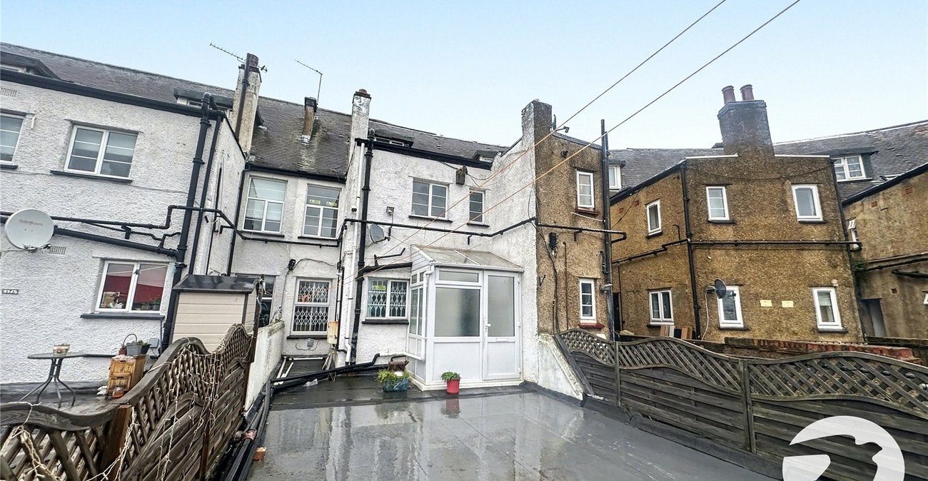 3 bedroom property for sale in Welling | Robinson Jackson