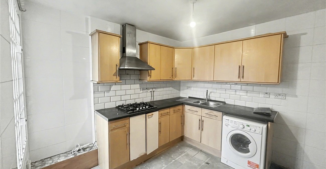 3 bedroom property for sale in Welling | Robinson Jackson