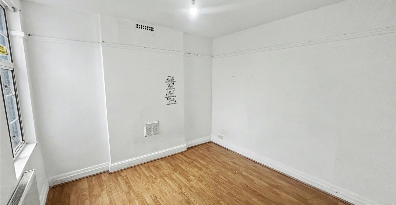 3 bedroom property for sale in Welling | Robinson Jackson