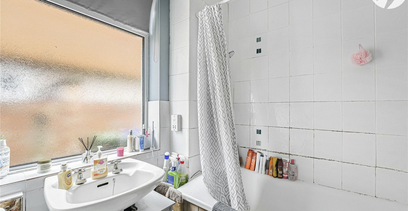 3 bedroom house for sale in Welling | Robinson Jackson