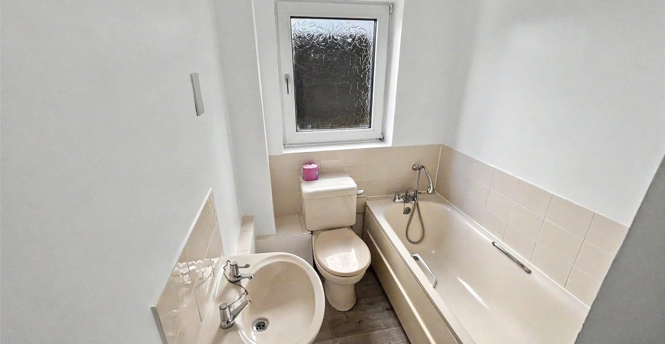 2 bedroom property for sale in Welling | Robinson Jackson