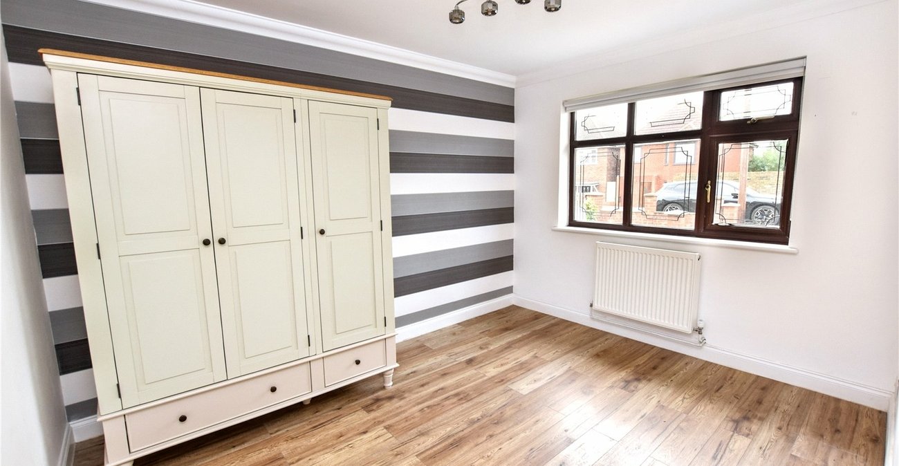 2 bedroom bungalow for sale in Bexleyheath | Robinson Jackson