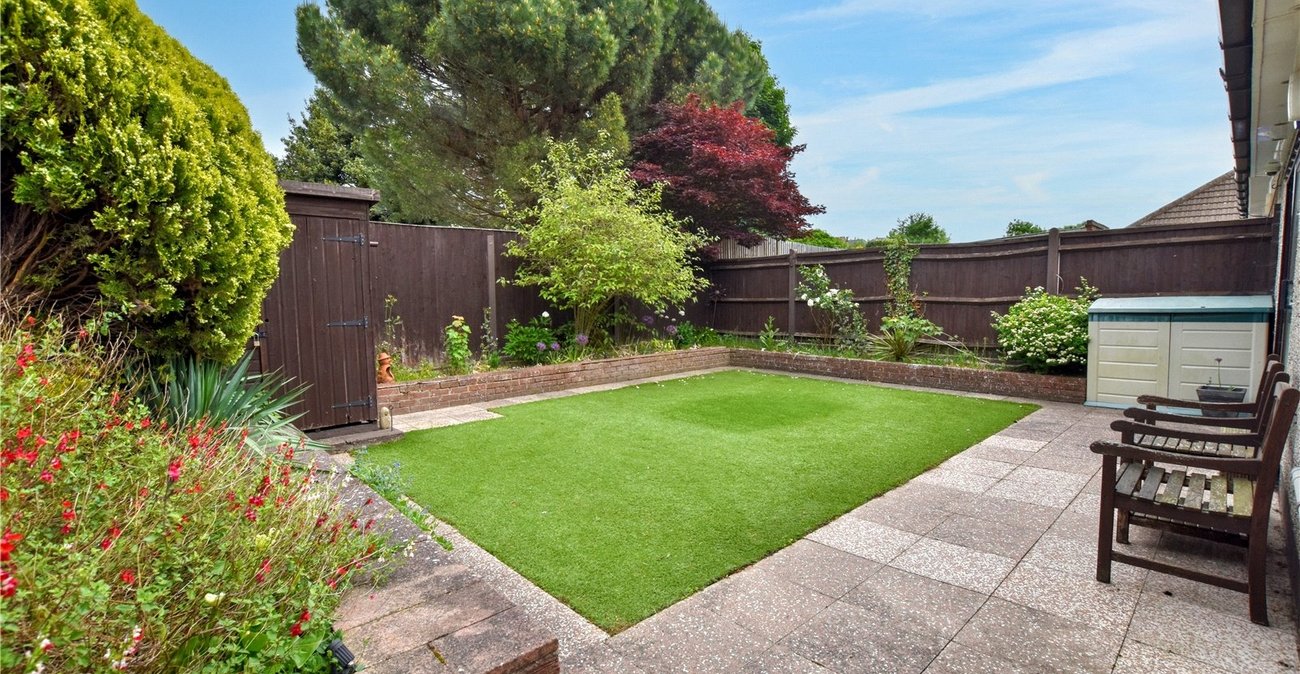 2 bedroom bungalow for sale in Bexleyheath | Robinson Jackson