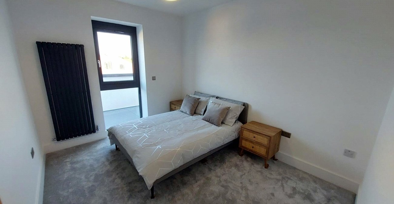 2 bedroom property for sale in London | Robinson Jackson