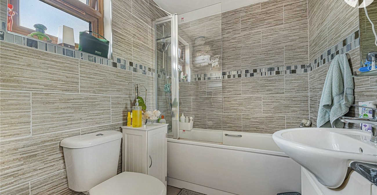 4 bedroom house for sale in London | Robinson Jackson