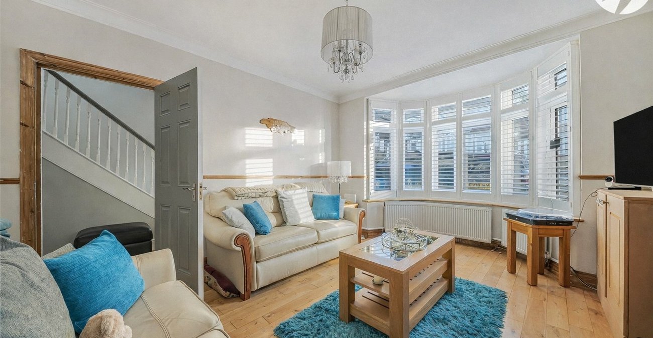 4 bedroom house for sale in London | Robinson Jackson