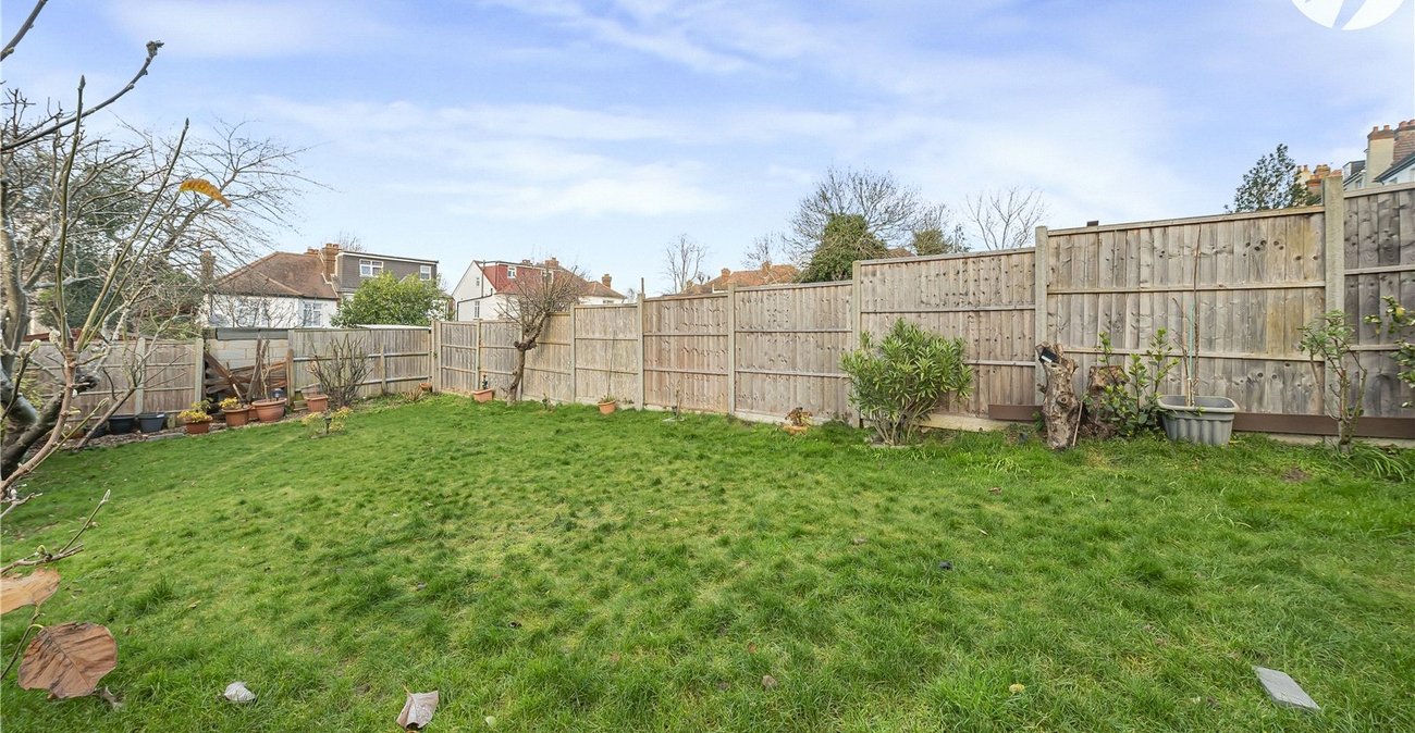 4 bedroom house for sale in London | Robinson Jackson