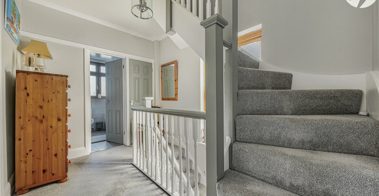 4 bedroom house for sale in London | Robinson Jackson