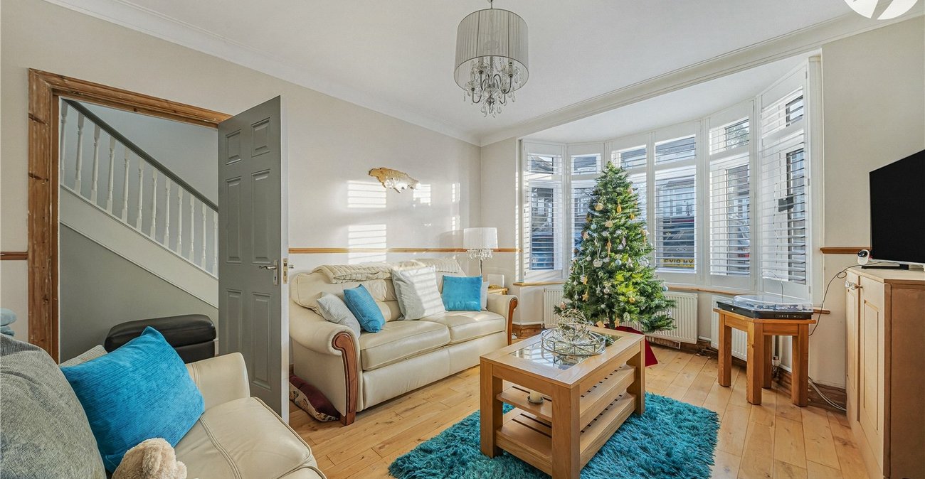 4 bedroom house for sale in London | Robinson Jackson