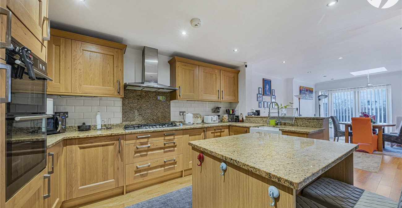 4 bedroom house for sale in London | Robinson Jackson