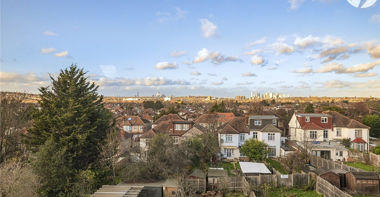 4 bedroom house for sale in London | Robinson Jackson