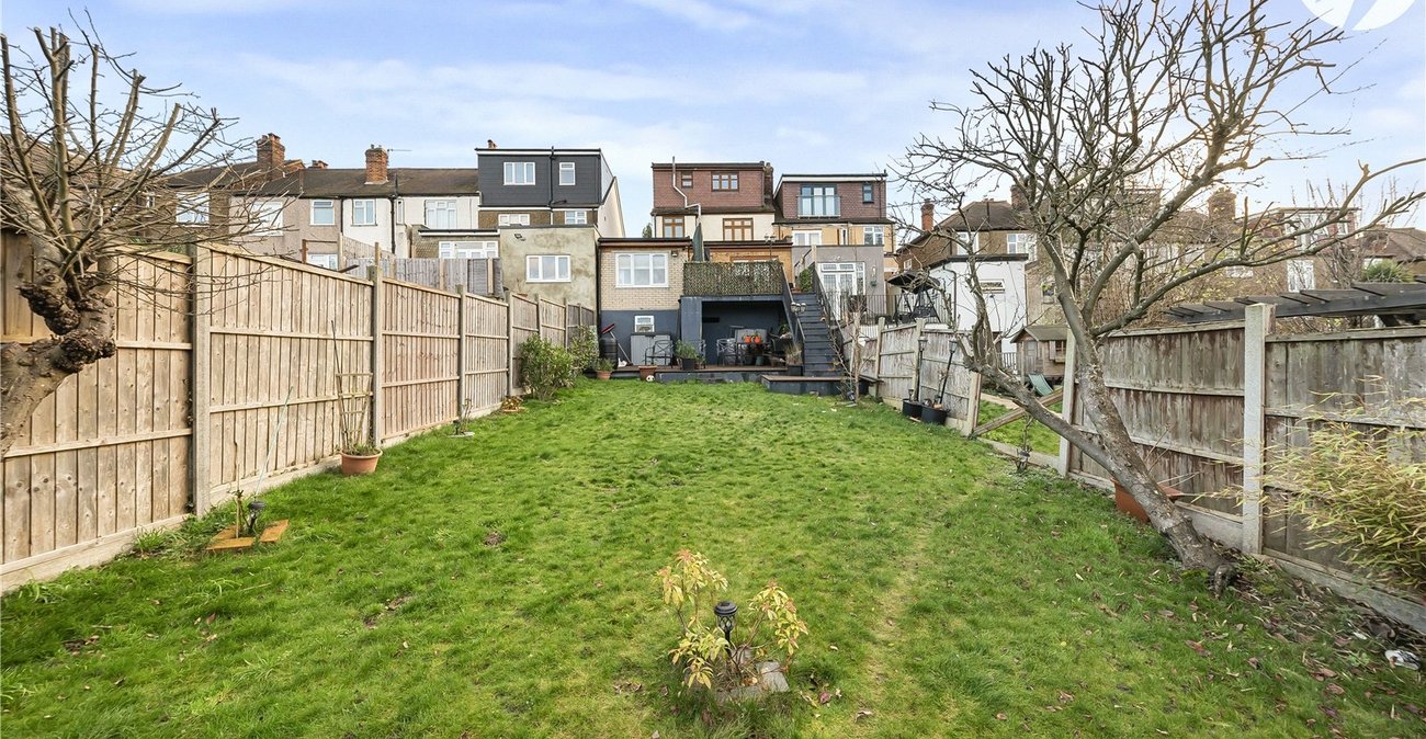 4 bedroom house for sale in London | Robinson Jackson