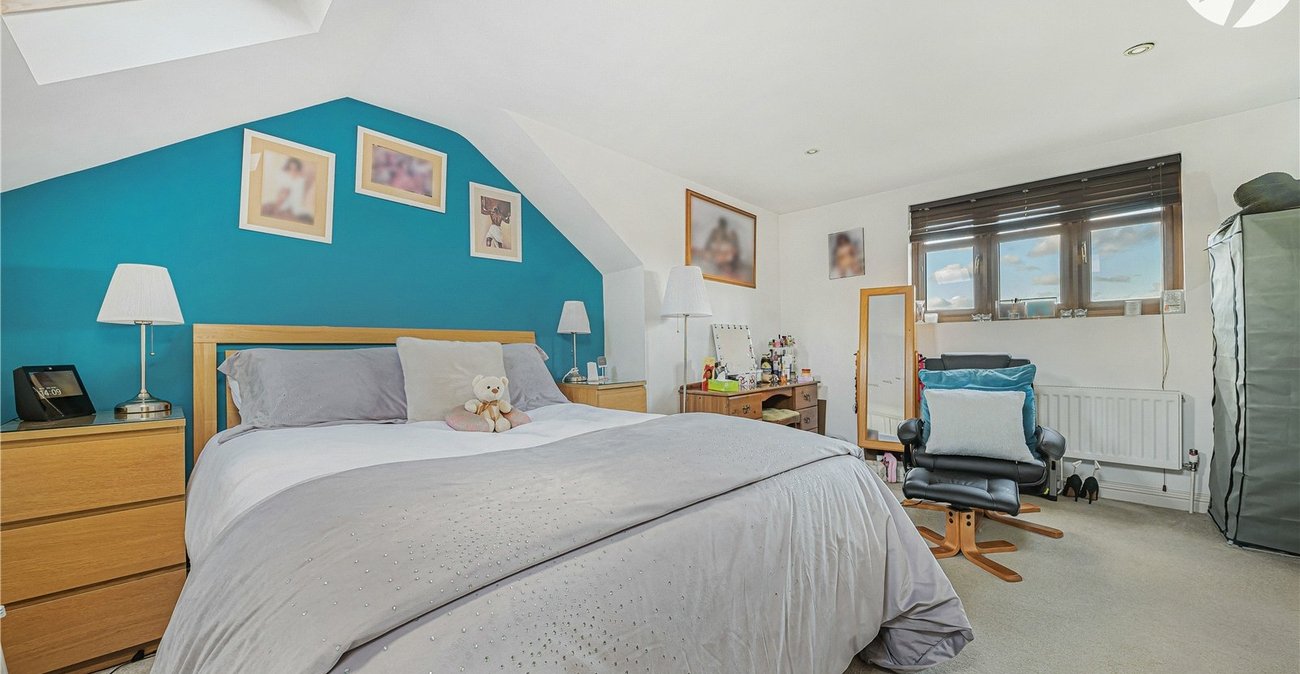 4 bedroom house for sale in London | Robinson Jackson