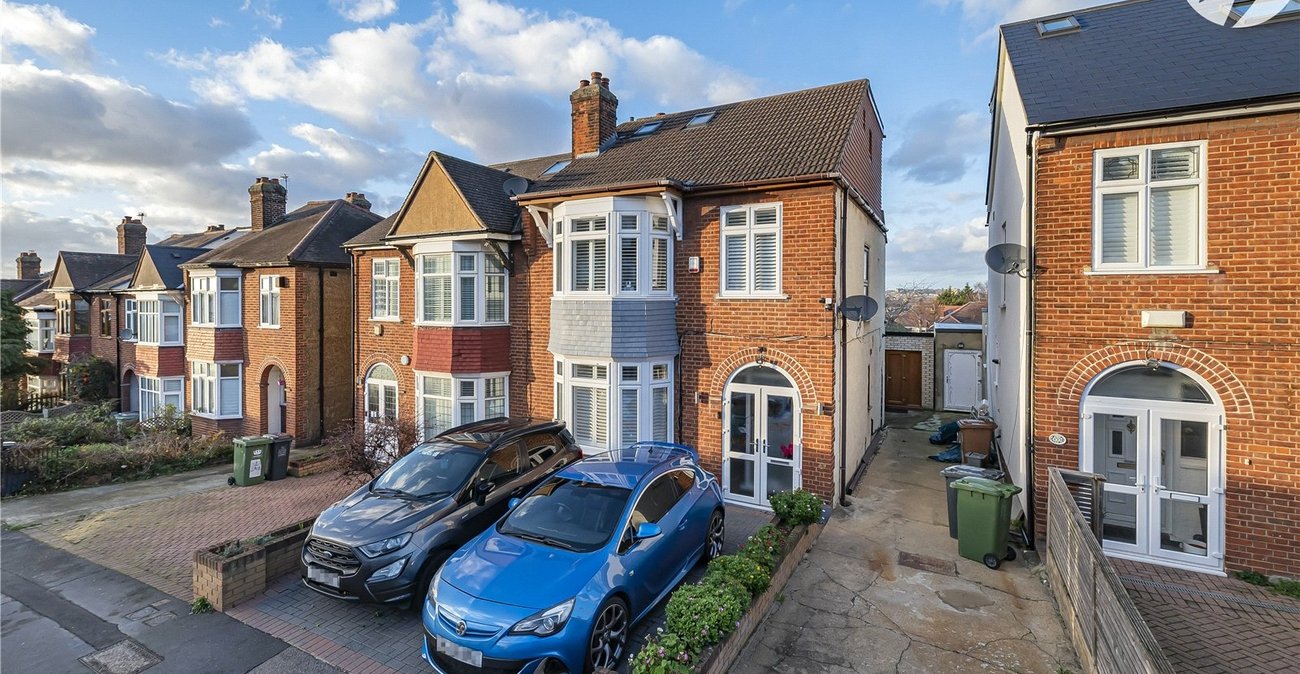 4 bedroom house for sale in London | Robinson Jackson