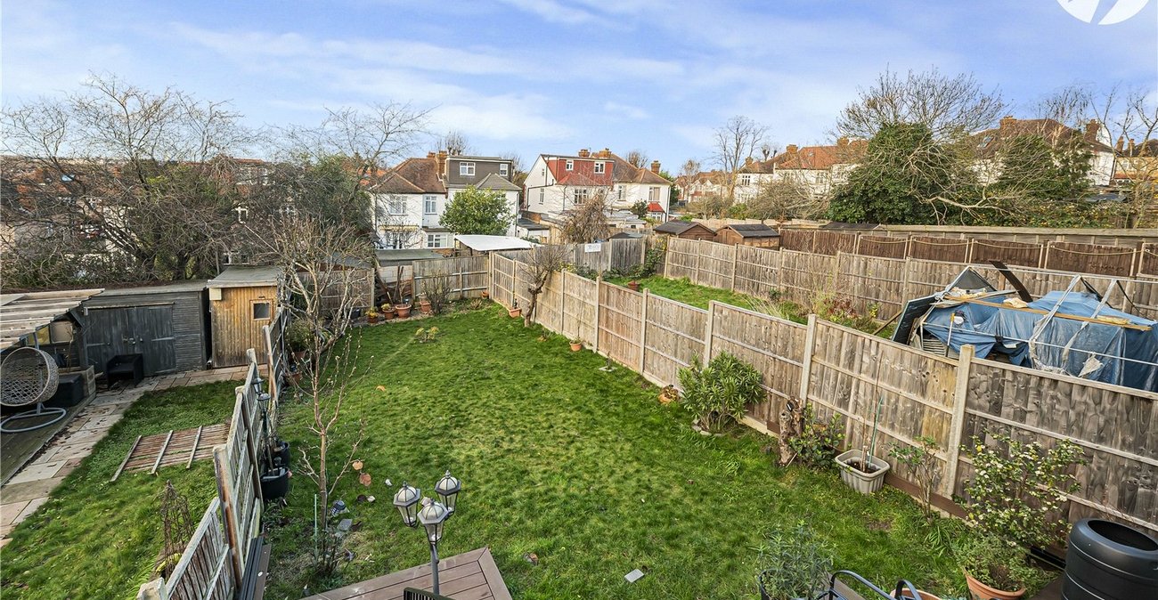 4 bedroom house for sale in London | Robinson Jackson