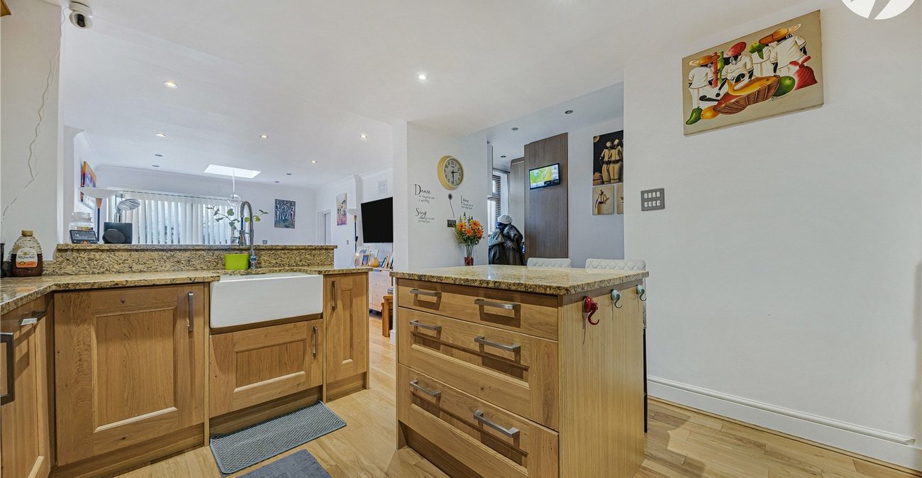 4 bedroom house for sale in London | Robinson Jackson