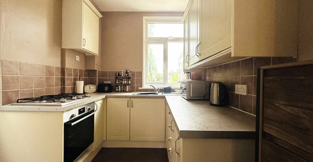 3 bedroom house for sale in London | Robinson Jackson