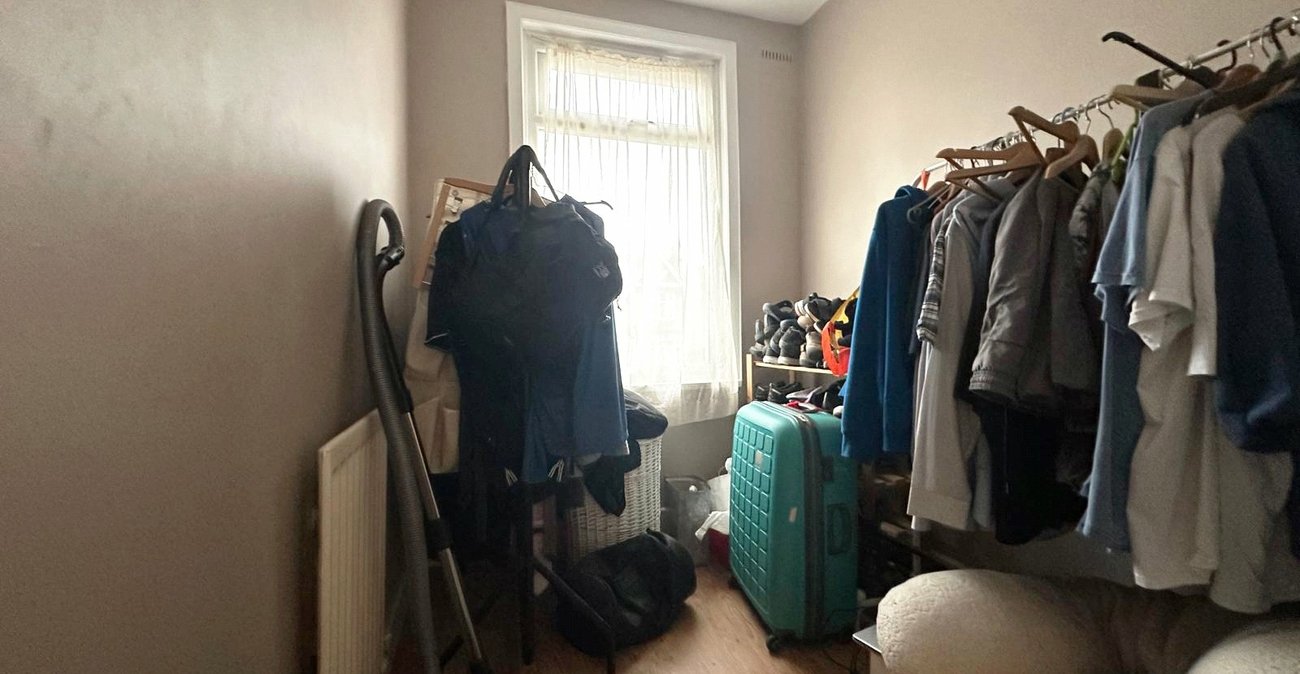 3 bedroom house for sale in London | Robinson Jackson